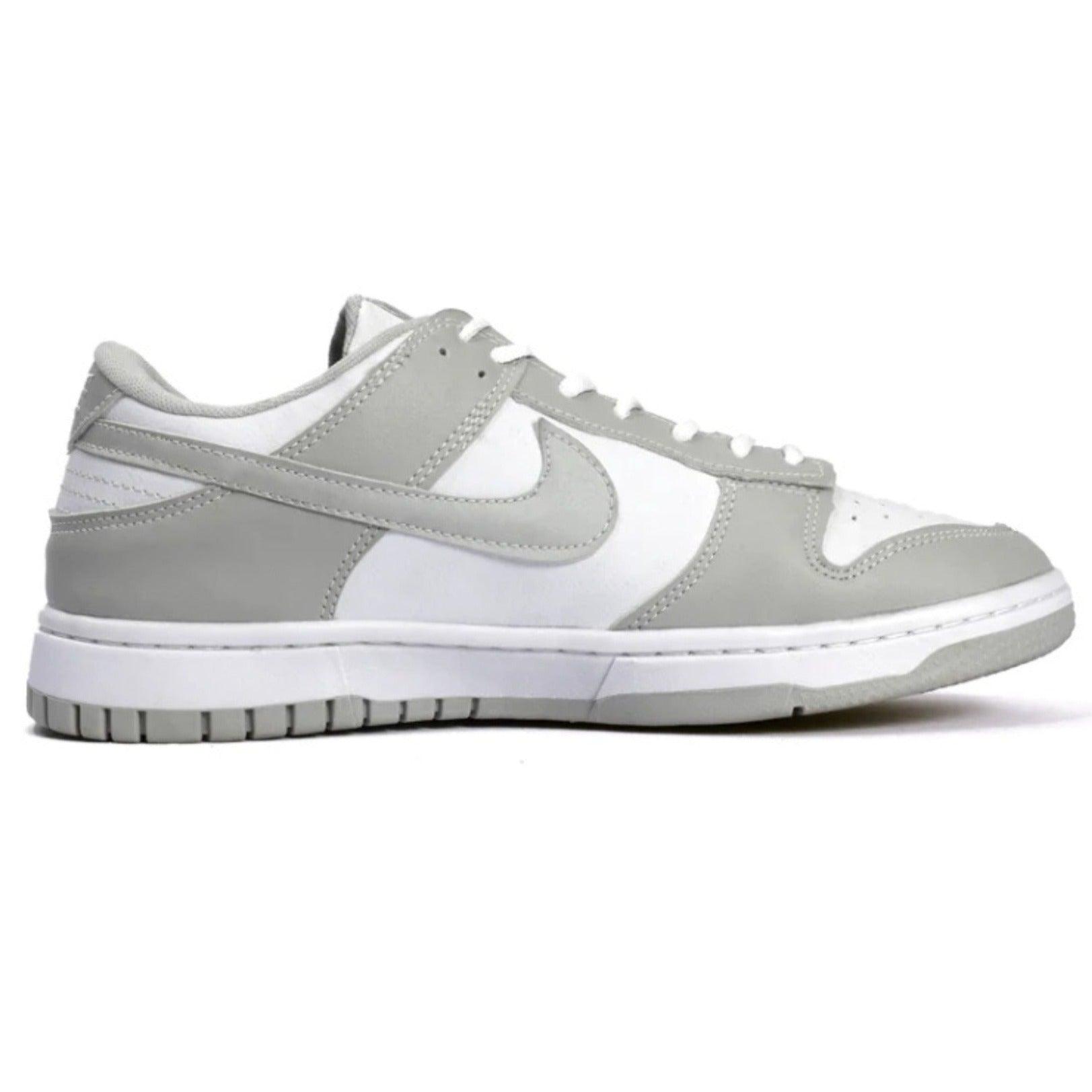 Dunk Low SB - Cinza - Unissex - Sócio dos Calçados